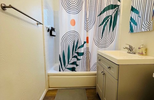 Playa Del Rey House | 1 min walk to the beach! Family friendly w/ large patio in Playa Del Rey.