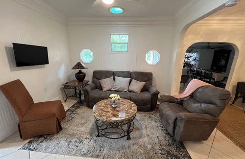 Port Orange House | Cozy Home in Port Orange - less than 10 minutes to beach or race track