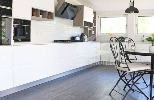 Porches Boat Rental | Vila Felicity Comfortable holiday residence