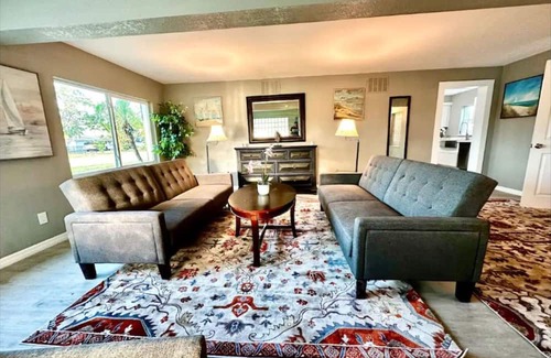 Southside Rural Community House | Ruskin Waterfront Gem & Sunny Spaces