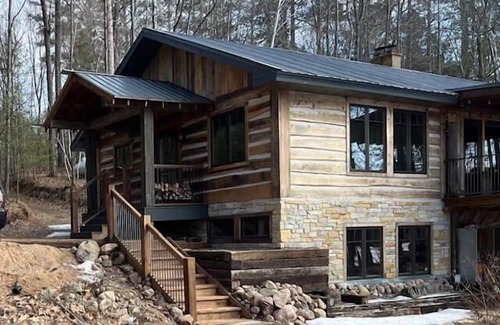 Harshaw House | Camp Makwa Summary: T