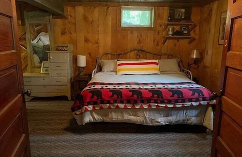 Harshaw House | Camp Makwa Summary: T