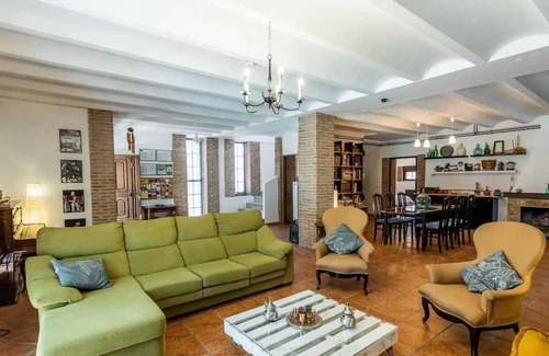 Oria House | Homerez - Spacious House with Pool in Oria