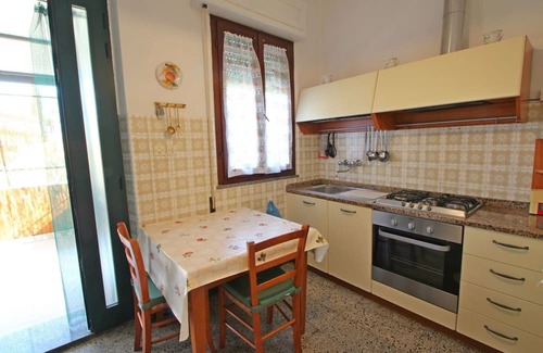 Marina di Massa House | Beautiful private villa with WIFI, A/C, TV, terrace, pets allowed, parking, close to Forte Dei Marmi