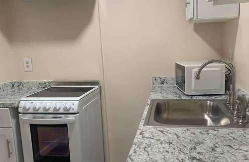 Bridgeport Apartment | Pleasant Lower Level Apartment
