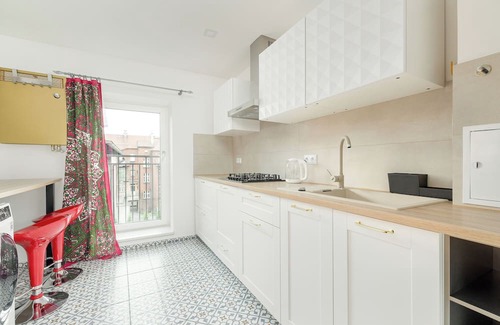 Bytom Apartment | Noble Green Bytom Apartment by Renters