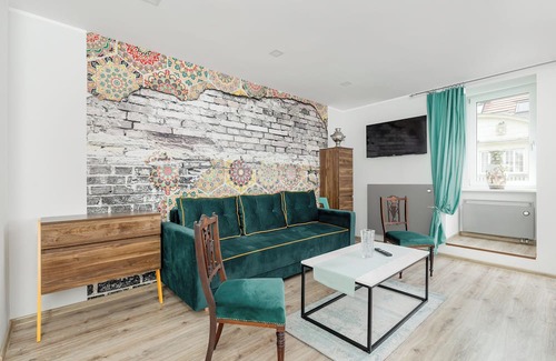 Bytom Apartment | Noble Green Bytom Apartment by Renters