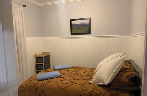 Omeo House | Omeo Holiday Home Ski, cycle, mountain bike, hike, run, fish or relax