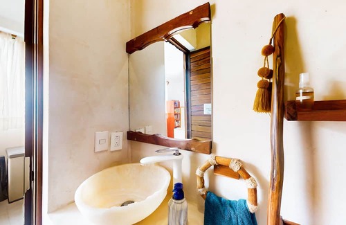 Chemuyil Villa | Tropical resort villa near the beach with outdoor pool, deck, streaming, washer