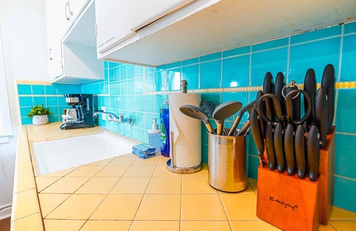 Alki Apartment | Waterfront Oasis 2-BR Apt near Alki Beach