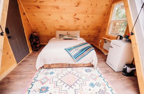 Robbins Cabin | Black Creek Glamping