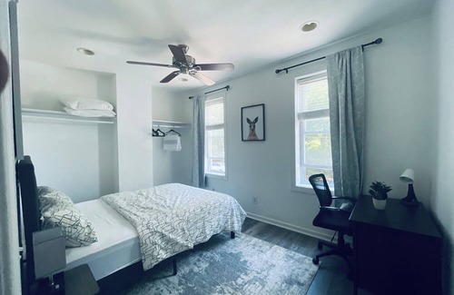 Spruce Hill House | CHOP Room convenience