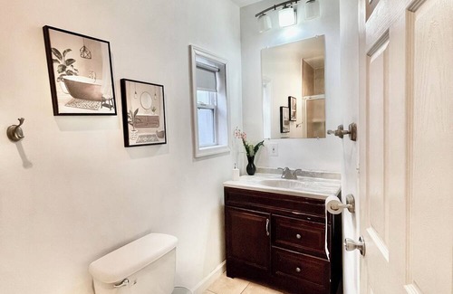 Spruce Hill House | CHOP Room convenience