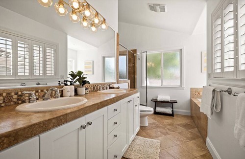 North Redondo House | Endless Summer! 3B/2.5BA Bright & Comfortable Home