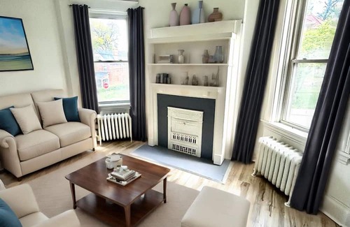 Avondale Apartment | Peaceful 4 Bedroom
