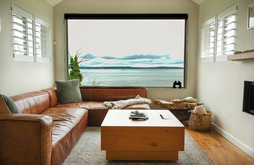 North Admiral House | Your Perfect Alki Beach Escape Awaits!