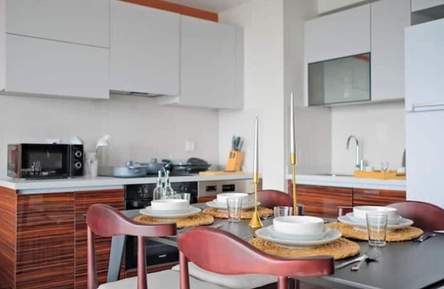 Basaksehir Apartment | Aspen - Modern Design 2BR Apt w/ Parking & Gym