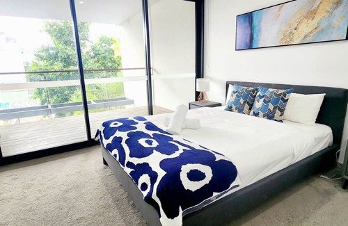 Zetland Apartment | Modern 2 Bed Apartment - Urban Living in Waterloo