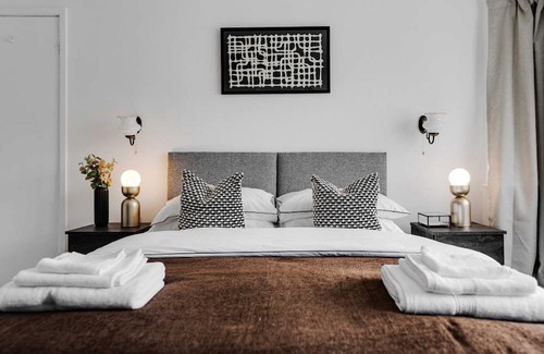 Bamber Bridge House | Serenity - 3 bedrooms, FREE WiFi & Parking