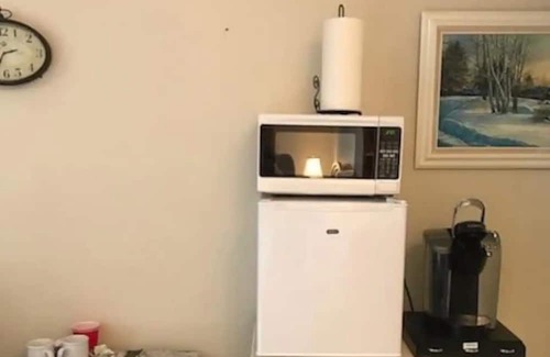 Cascade Apartment | cozy, quiet with Mountain View’s . Super friendly hosts.