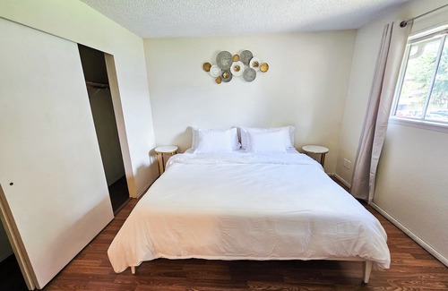 Monta Vista House | Cozy 3BD Duplex Near JBLM