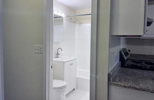 Framingham Condo | Travel Nurses or Corporates. Close to I90, Shopping, Restaurant & Train station.