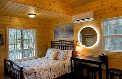 Gowensville Cabin | Treehouse at the Persimmon Farm