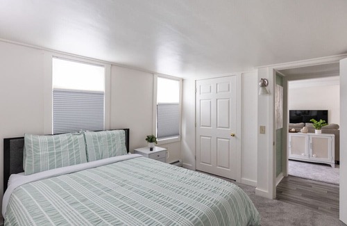 Waterbury Apartment | 1 Bedroom Waterbury Cozy Haven