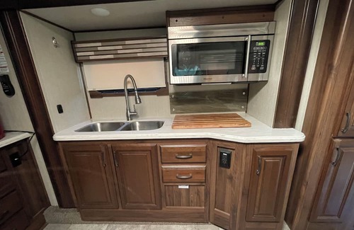 Aztec House | One bedroom RV in a country atmosphere. Very nice. Close to Aztec Ruins.