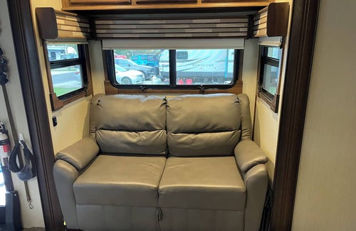 Aztec House | One bedroom RV in a country atmosphere. Very nice. Close to Aztec Ruins.