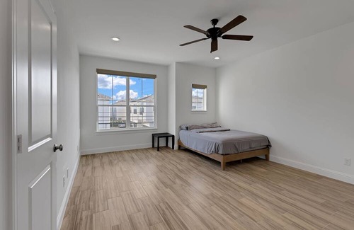 Astrodome House | Centrally Located Tx Medical Center - Walk To Nrg! 2 Bedroom Townhouse by RedAwning