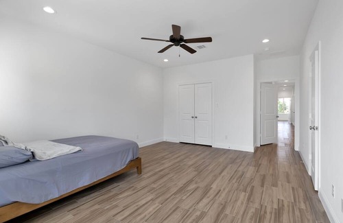 Astrodome House | Centrally Located Tx Medical Center - Walk To Nrg! 2 Bedroom Townhouse by RedAwning