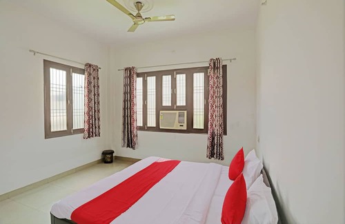 Mahmoorganj Hotel | OYO Flagship Shivansh Paying Guest House