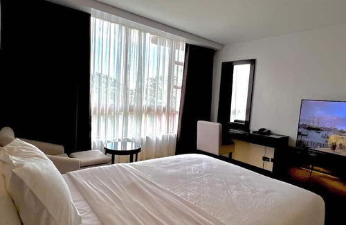 Baguio Apartment | The Forest Lodge at Camp John Hay privately owned unit with parking 371n