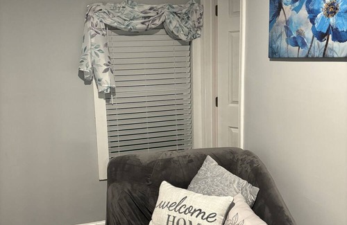 Lithonia Cottage | Cozy cottage , country setting but 15 minutes from resturants and mall