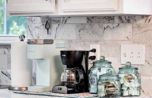 Gallatin House | Touch of Turquoise, Gallatin TN