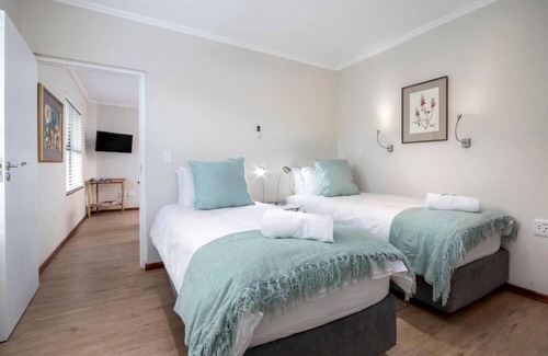 Hermanus Apartment | Steenbok House self catering Apartment