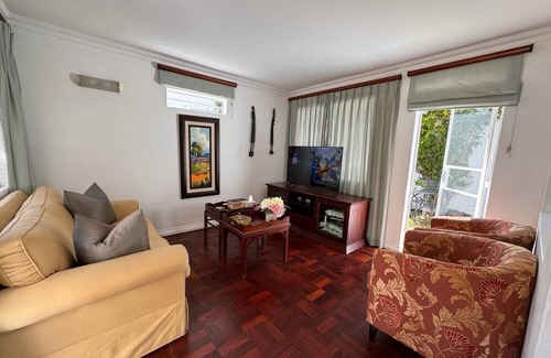 Greater Johannesburg Metropolitan Area Cottage | Beautiful Flat in the heart of Bryanston with Backup power, Wi-Fi and Netflix