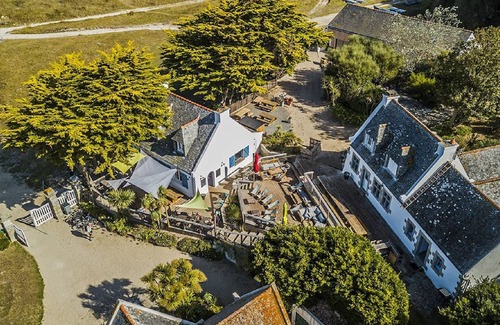 Ile-de-Batz House | Explorez le Jardin Colonial de L'île de Batz : un Joyau du Nord-finistère, Parfa