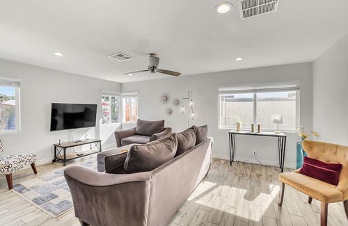 Coronado House | Phoenix Retreat, Main House and Casita, Sleeps 8