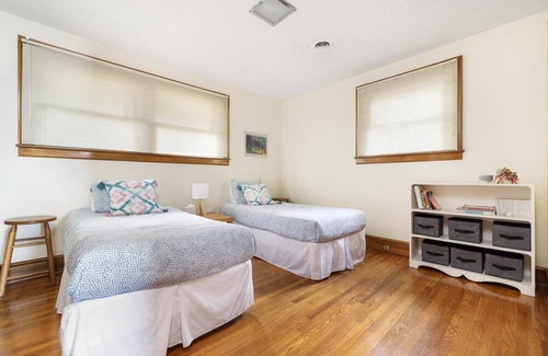Lynn Garden House | 3BR Boone Lakefront home