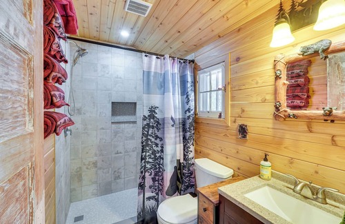 White Lake Cabin | Peaceful Catskills Cabin: 5 Mi to Bethel Woods!