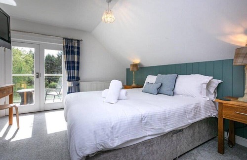 Winster House | Waterside Family Lake District Getaway