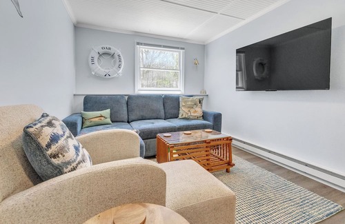 Old Mystic House | Cozy Home near Downtown & Olde Mistick Village