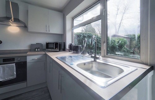 Woking House | 3 Bed Bungalow In Woking