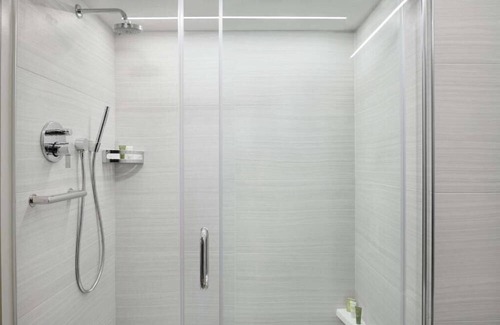 Southwest Federal Center Apartment | Deluxe King Room Near International Spy Museum WDC