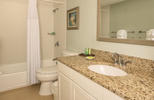 Berkeley Resort | Luxury 2 Bedroom & 2 Bathroom Unit with Full Amenities