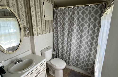 Farmington House | “THE WHITE HOUSE” Step back in time with this Old World charm home.Walk downtown