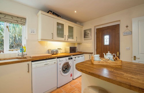 Treffgarne House | The Old Milking Parlour, Holiday Property Treffgarne, Sleeps 6, 3 bedrooms, bathrooms