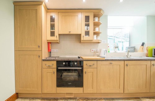 Kilgetty Cottage | The Old School Hall, Holiday Cottage Loveston, Sleeps 7, 4 bedrooms, bathrooms